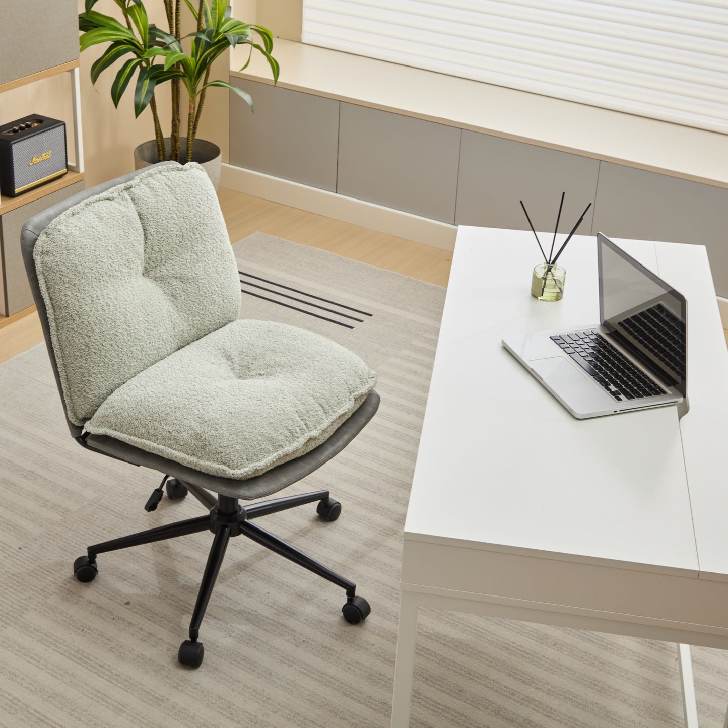 Modern Ergonomic Office Chair | Stylish Comfort for Home and Workspace