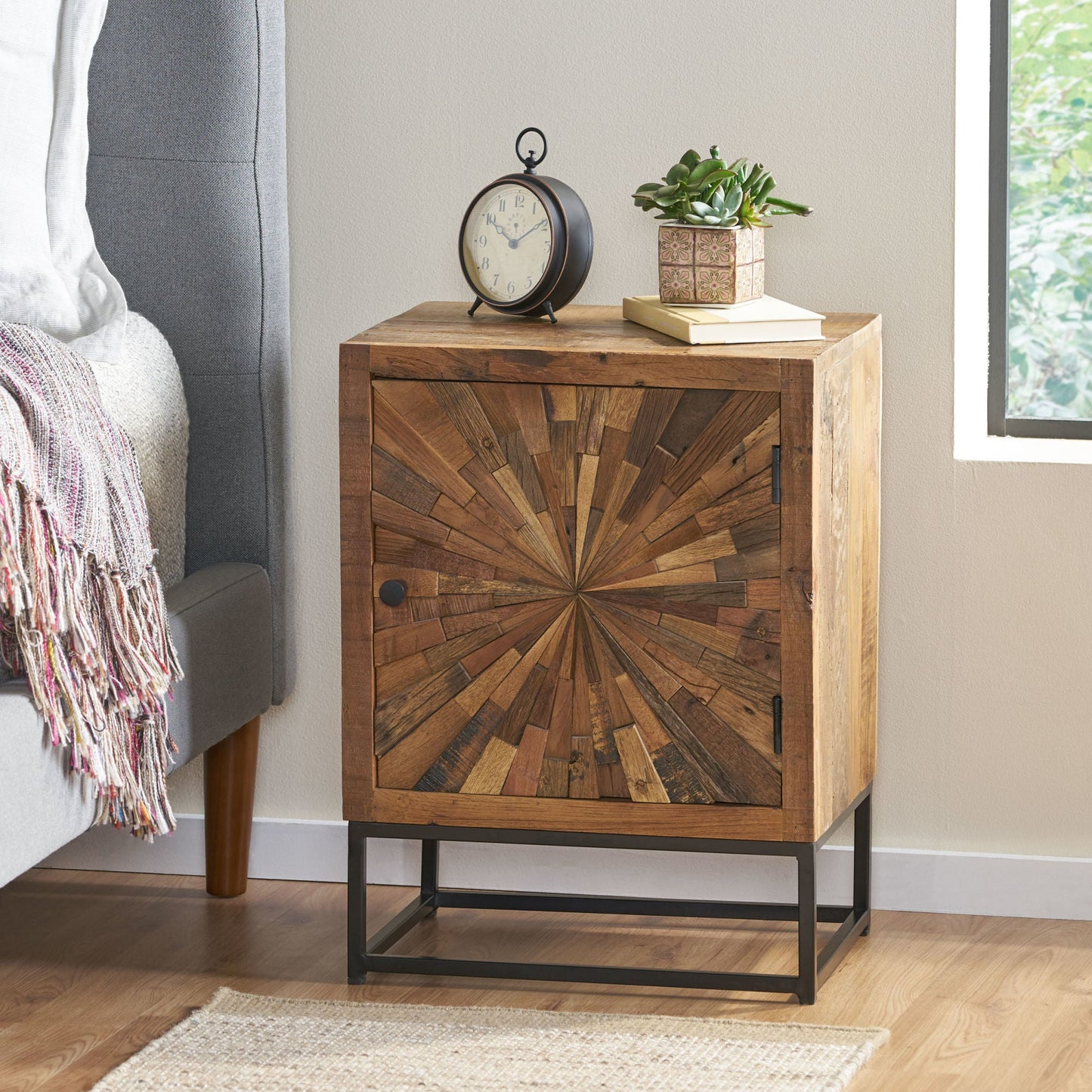 Vintage Style Nightstand - DREAM YOUR HOUSE